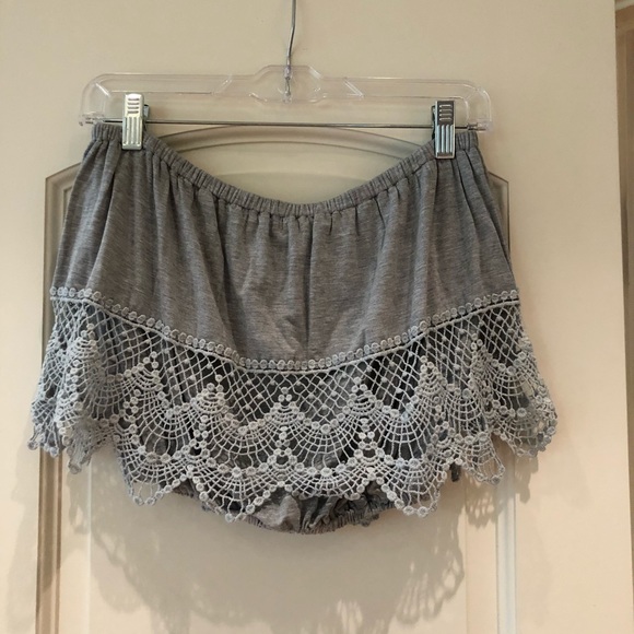 Lace Strapless Crop Top - Picture 3 of 7